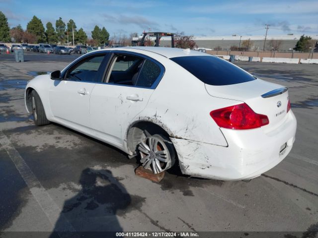 Photo 2 VIN: JN1CV6AP4FM503533 - INFINITI Q40 