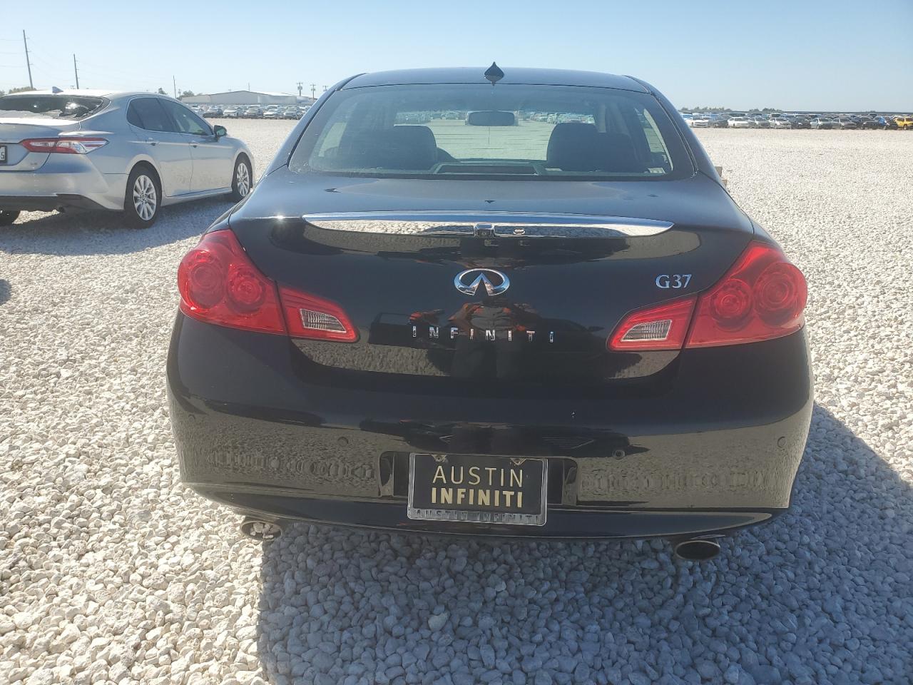 Photo 5 VIN: JN1CV6AP5CM936337 - INFINITI G 