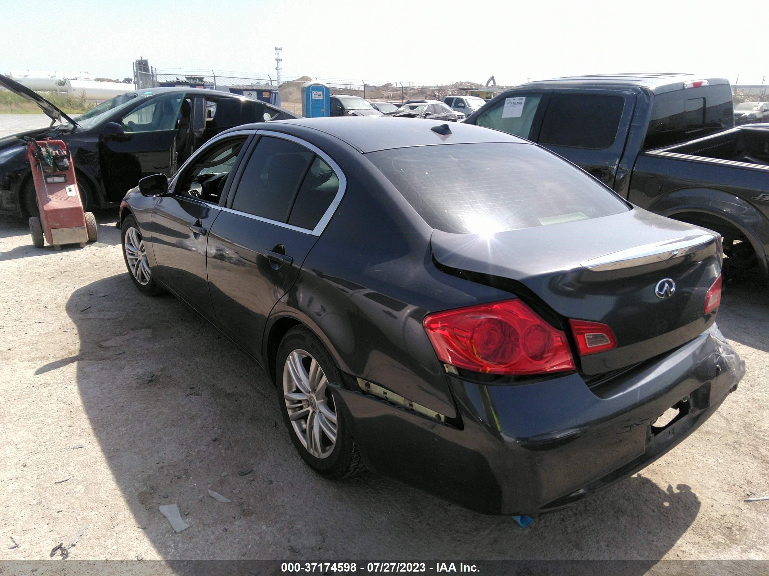 Photo 2 VIN: JN1CV6AP5CM937018 - INFINITI G 