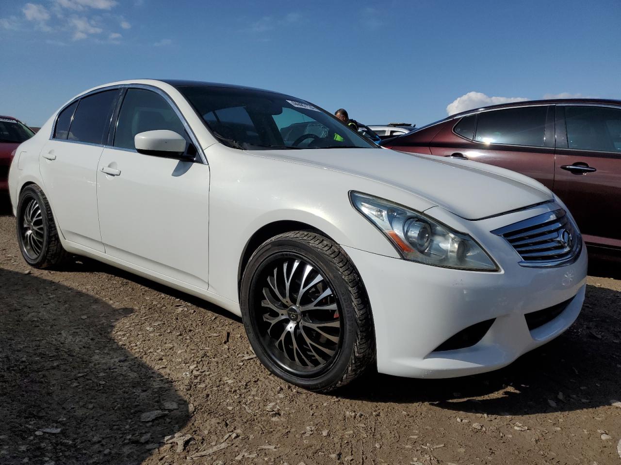 Photo 3 VIN: JN1CV6AP6CM933335 - INFINITI G 