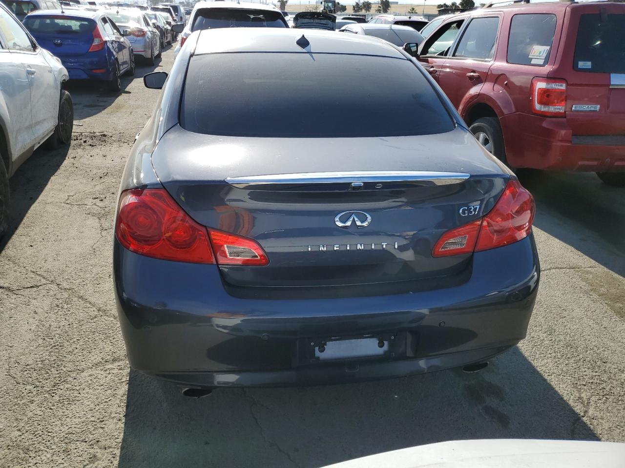 Photo 5 VIN: JN1CV6AP6DM715461 - INFINITI G 