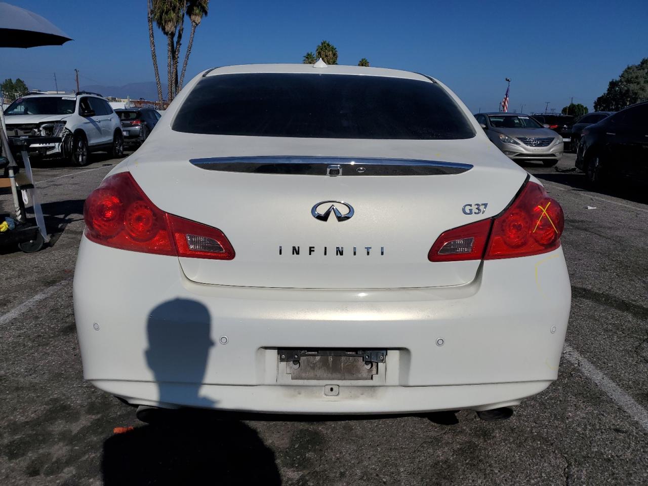 Photo 5 VIN: JN1CV6AP7CM623760 - INFINITI G 