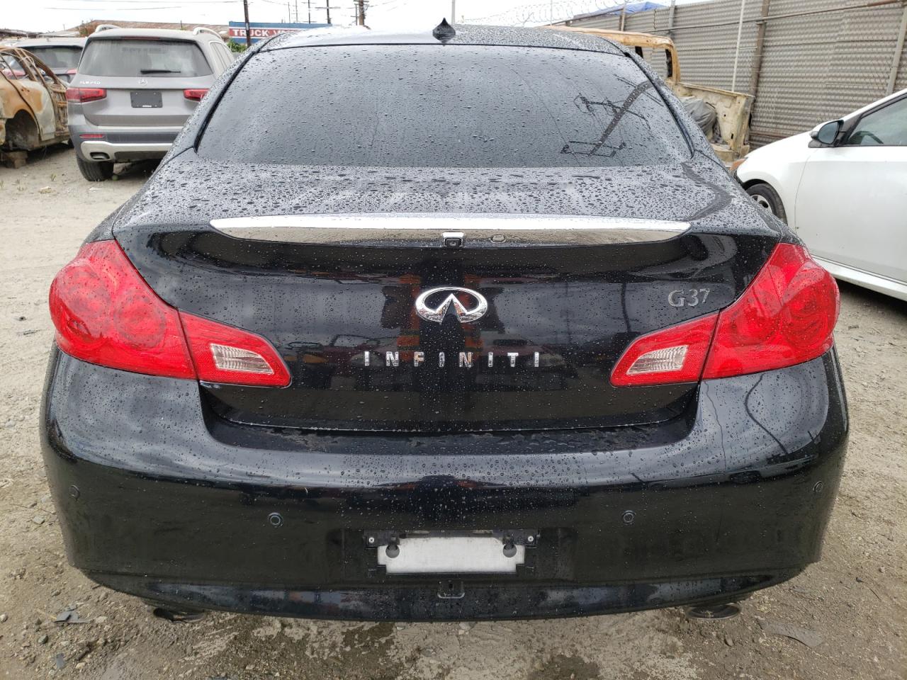 Photo 5 VIN: JN1CV6AP7DM711239 - INFINITI G 