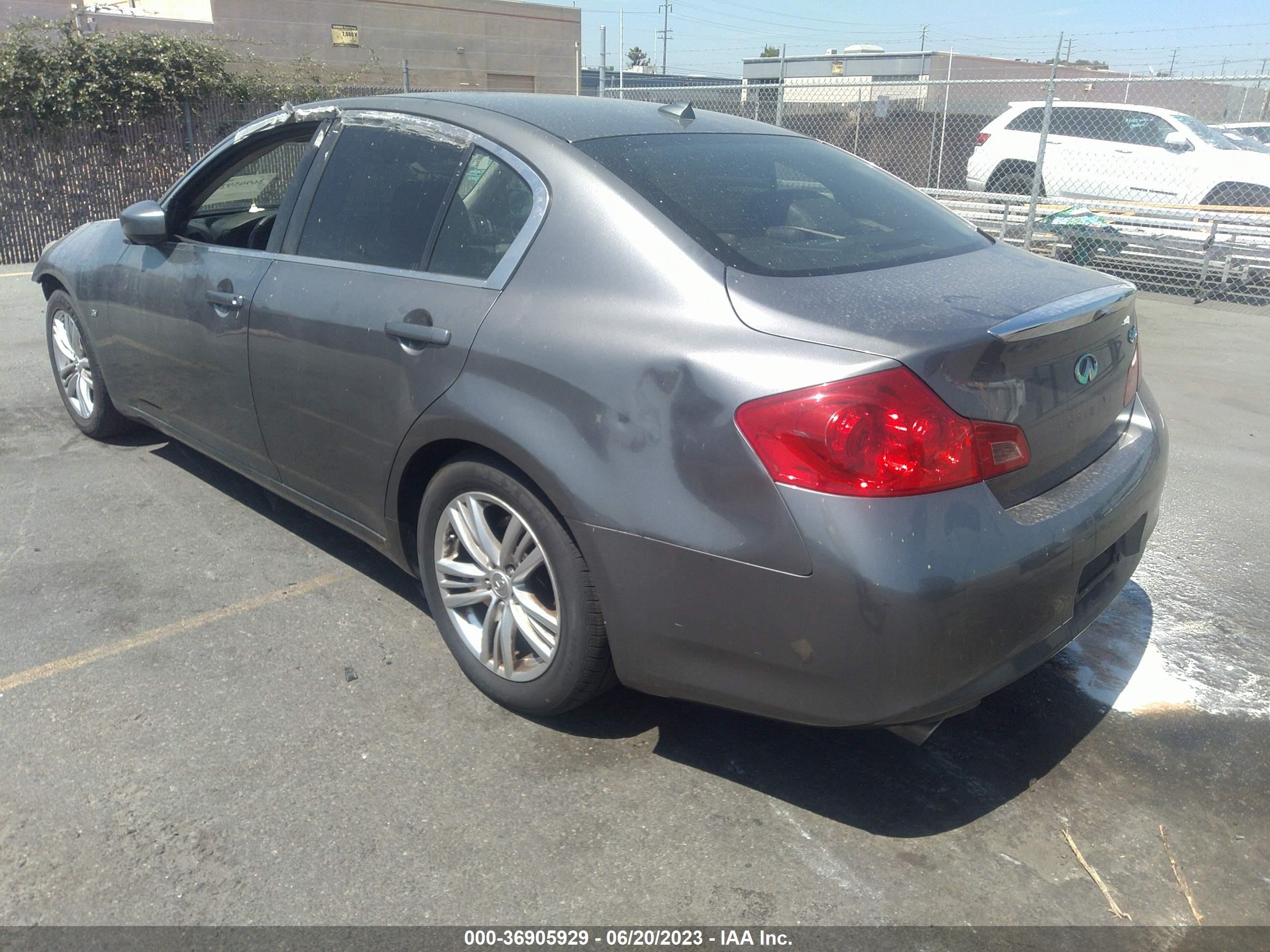 Photo 2 VIN: JN1CV6AP7FM500660 - INFINITI Q40 