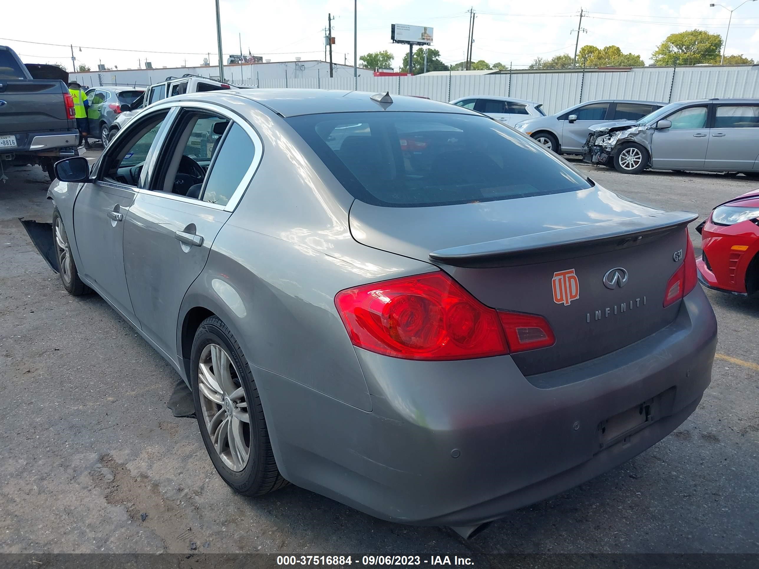 Photo 2 VIN: JN1CV6AP8AM200098 - INFINITI G 