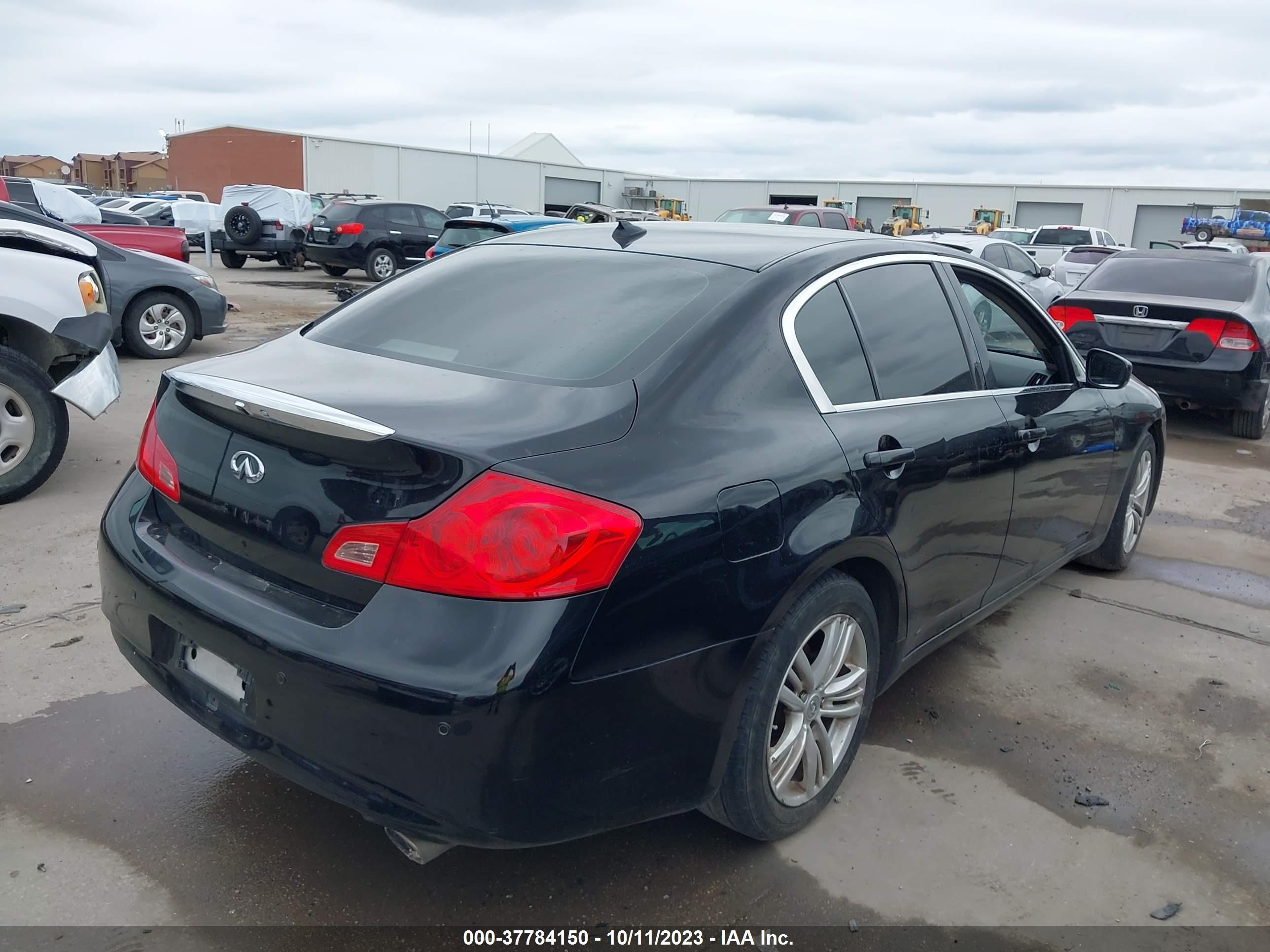 Photo 3 VIN: JN1CV6AP8CM931083 - INFINITI G 