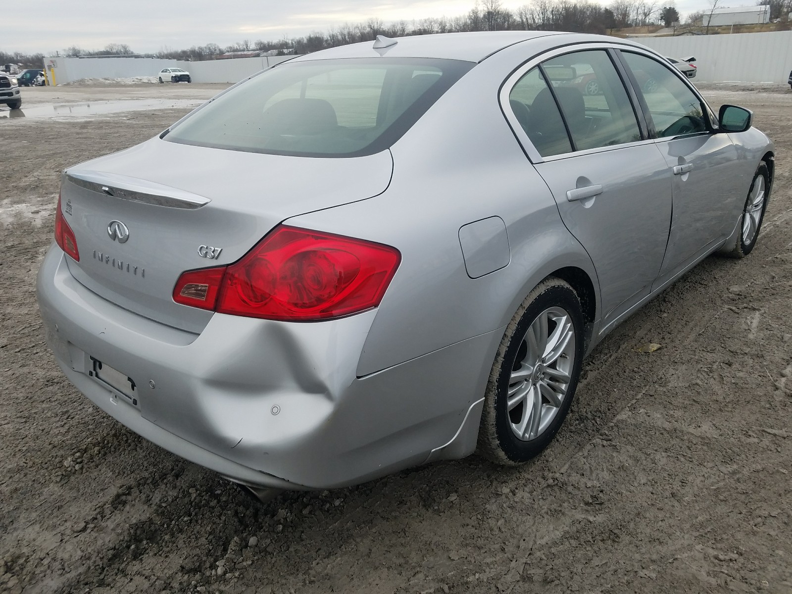 Photo 3 VIN: JN1CV6AP8DM301582 - INFINITI G37 SEDAN 