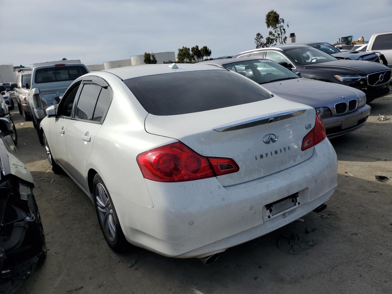 Photo 1 VIN: JN1CV6AP8DM304563 - INFINITI G 