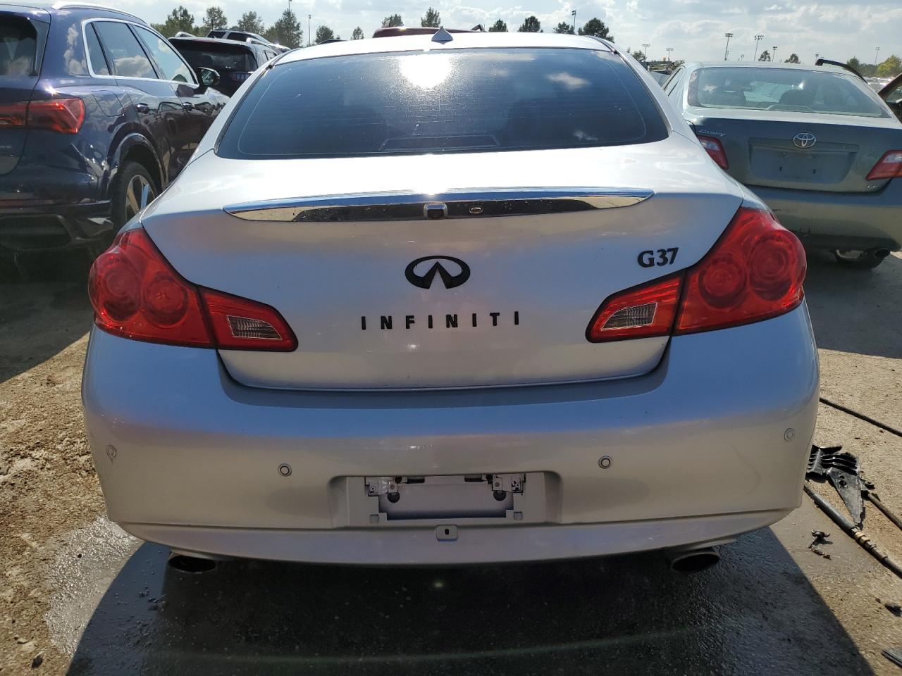 Photo 5 VIN: JN1CV6AP8DM716322 - INFINITI G 