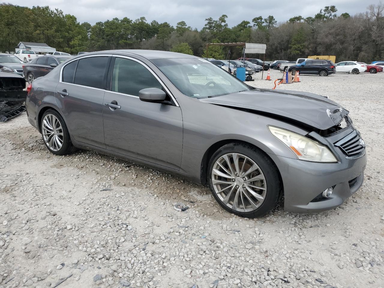 Photo 3 VIN: JN1CV6AP8DM724341 - INFINITI G 