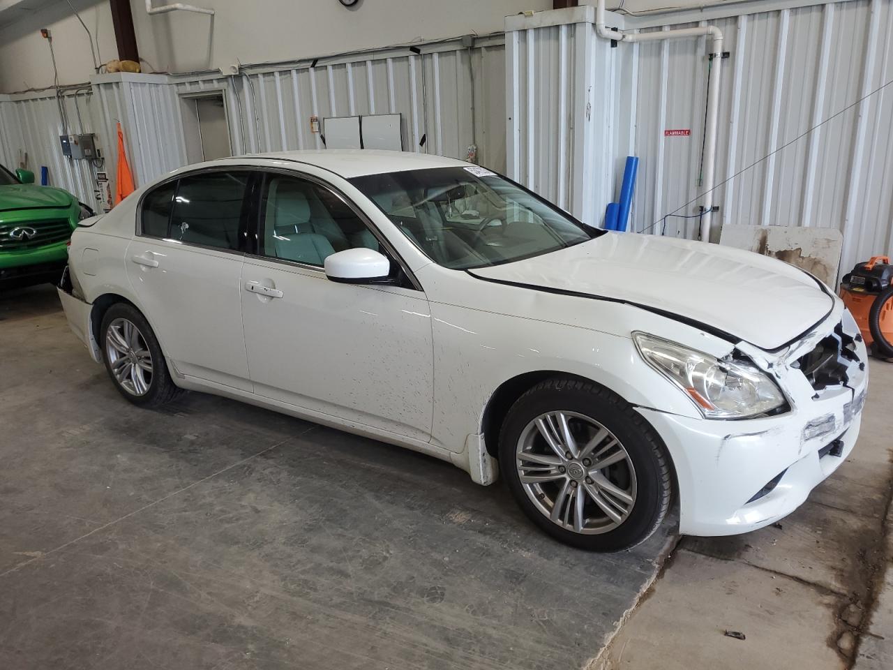 Photo 3 VIN: JN1CV6AP8DM726400 - INFINITI G 