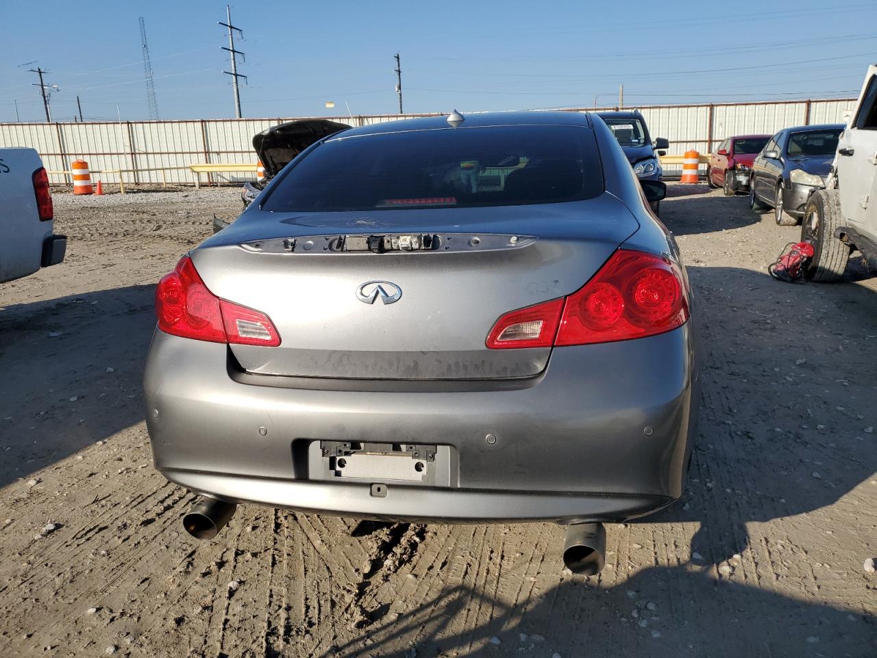 Photo 5 VIN: JN1CV6AP9AM402559 - INFINITI G 