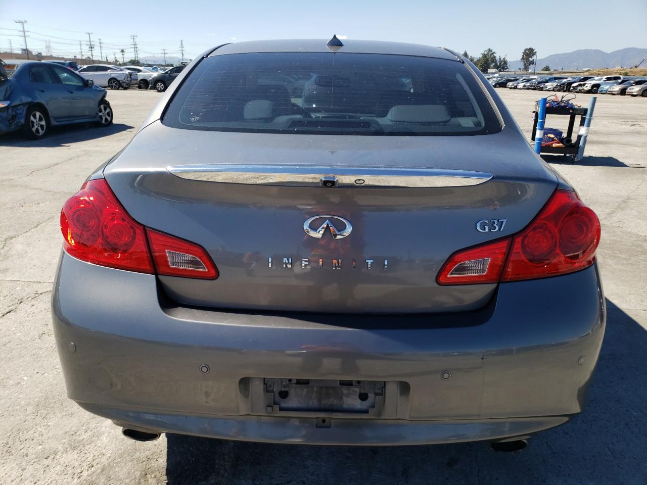 Photo 5 VIN: JN1CV6AP9CM626983 - INFINITI G 