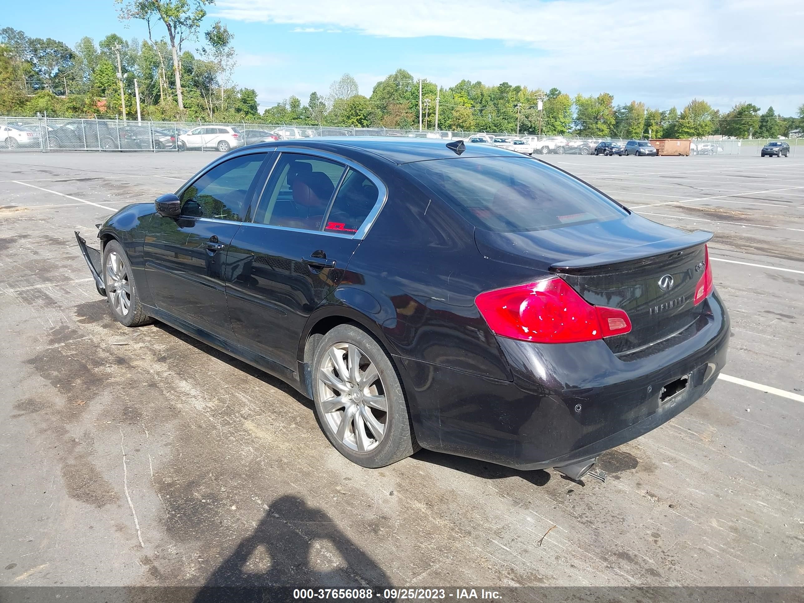 Photo 2 VIN: JN1CV6APXBM500727 - INFINITI G 