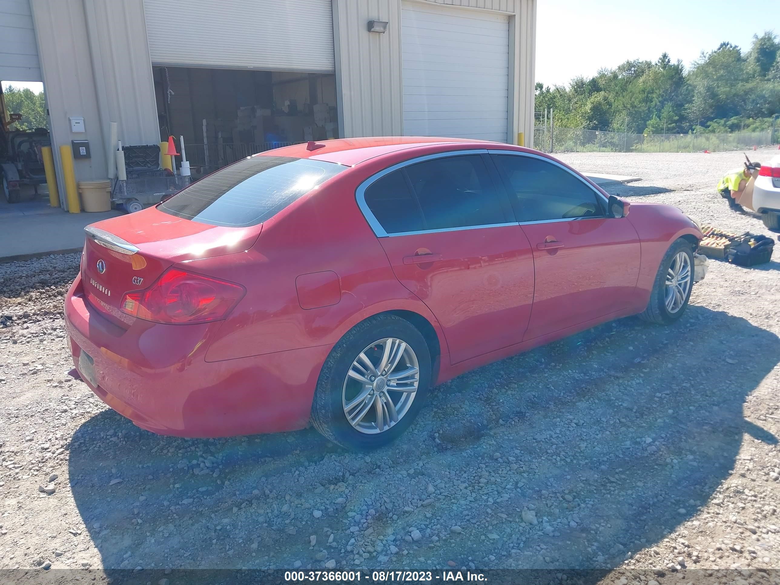 Photo 3 VIN: JN1CV6APXBM502431 - INFINITI G 