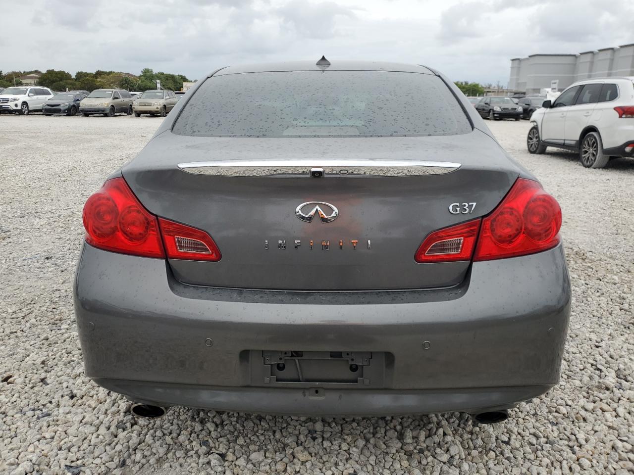 Photo 5 VIN: JN1CV6APXBM504342 - INFINITI G 