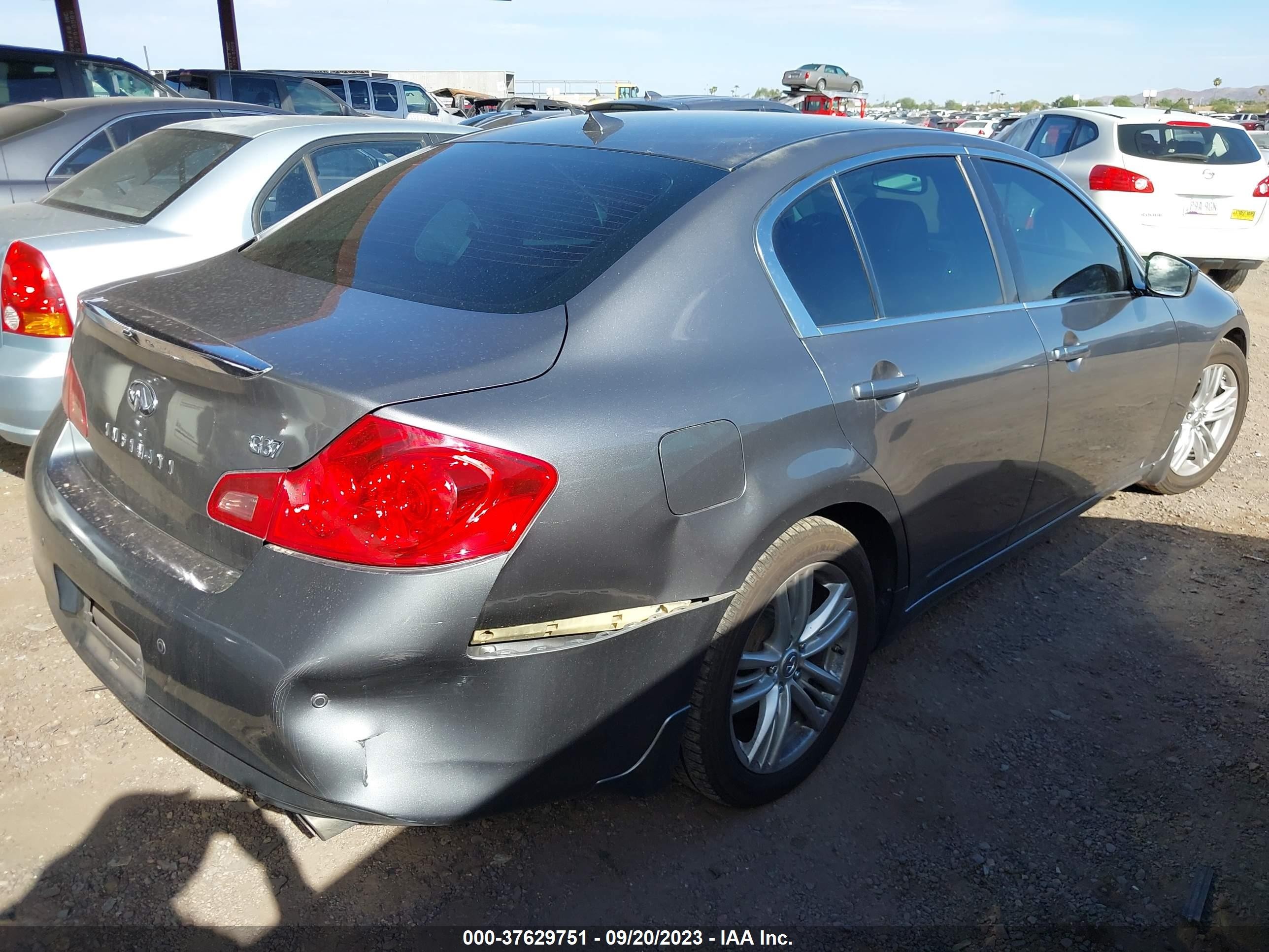 Photo 3 VIN: JN1CV6APXDM715379 - INFINITI G 