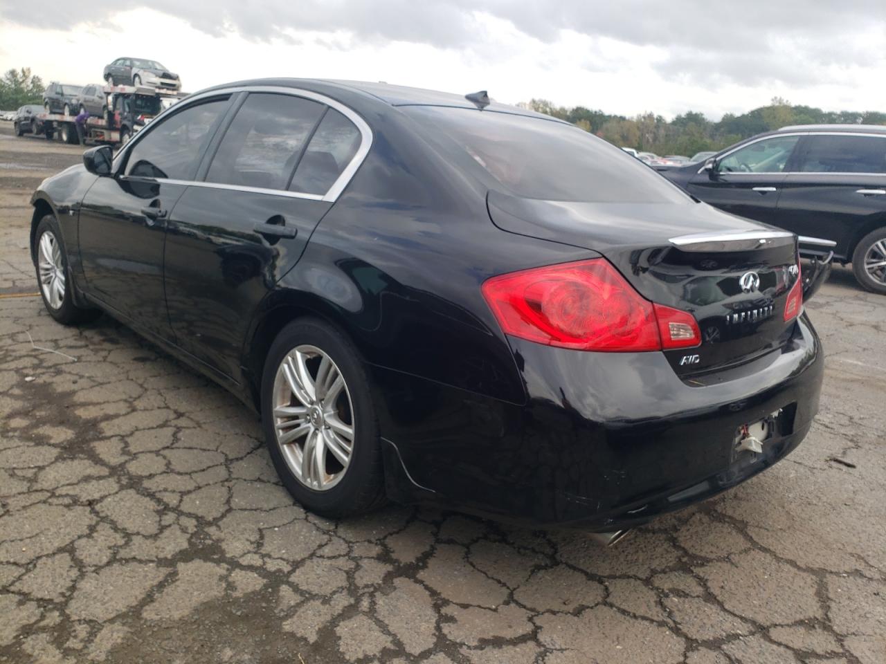 Photo 1 VIN: JN1CV6AR0FM524610 - INFINITI Q40 