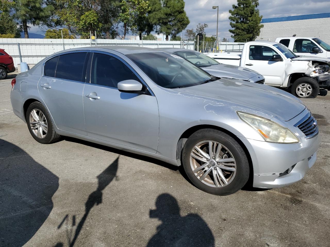 Photo 3 VIN: JN1CV6AR2AM451894 - INFINITI G 