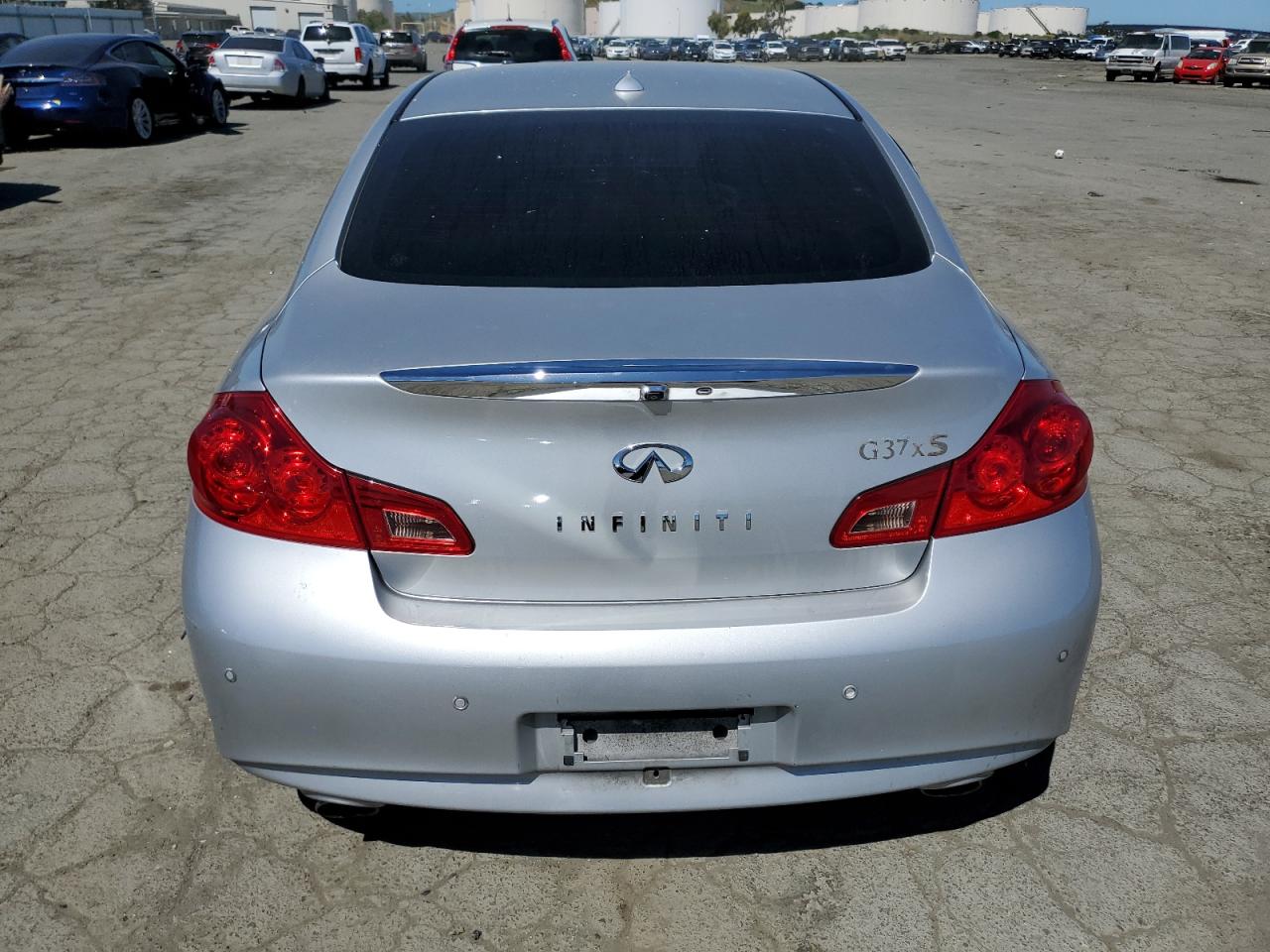 Photo 5 VIN: JN1CV6AR2BM354731 - INFINITI G 