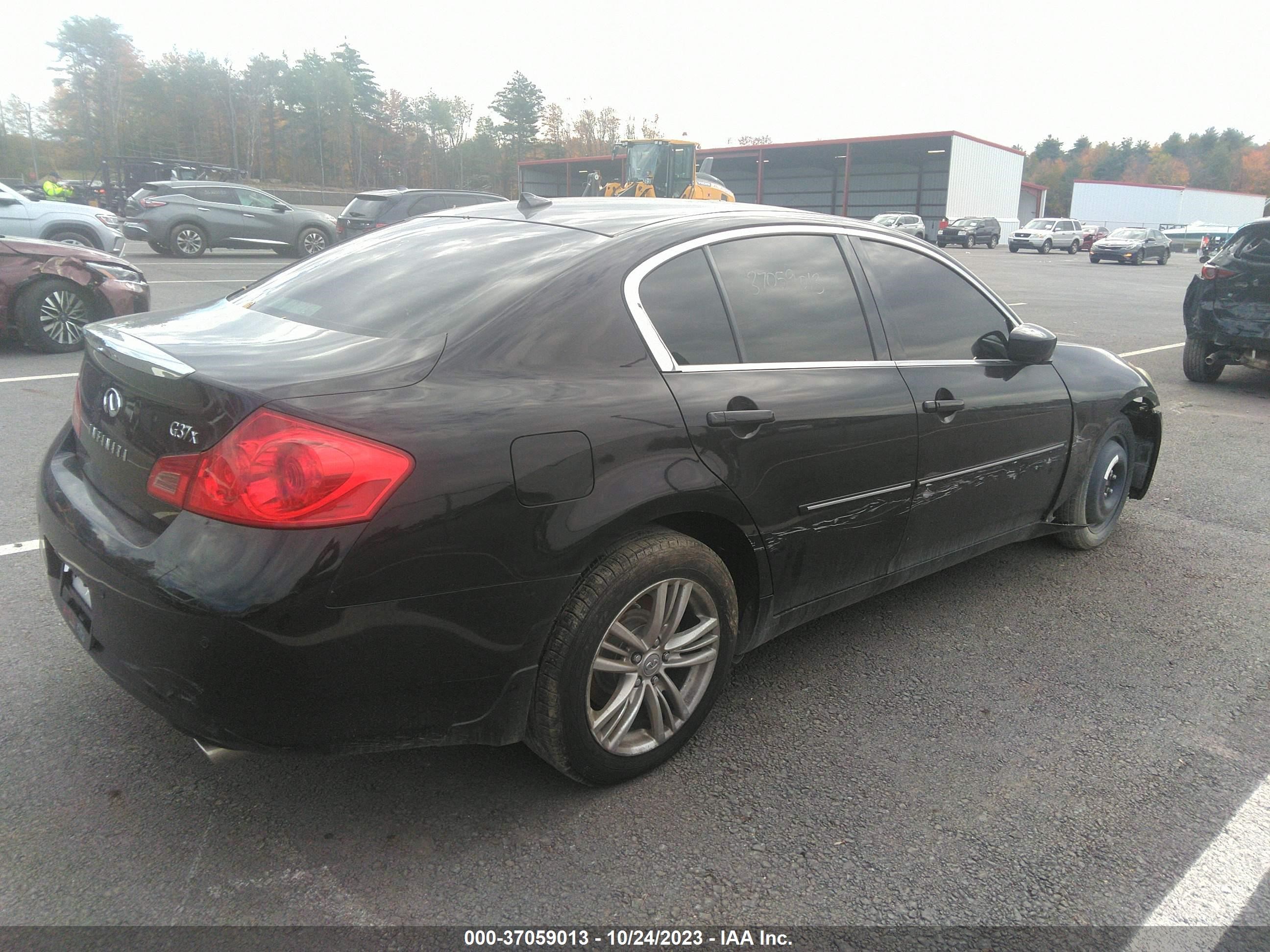 Photo 3 VIN: JN1CV6AR2CM678862 - INFINITI G 