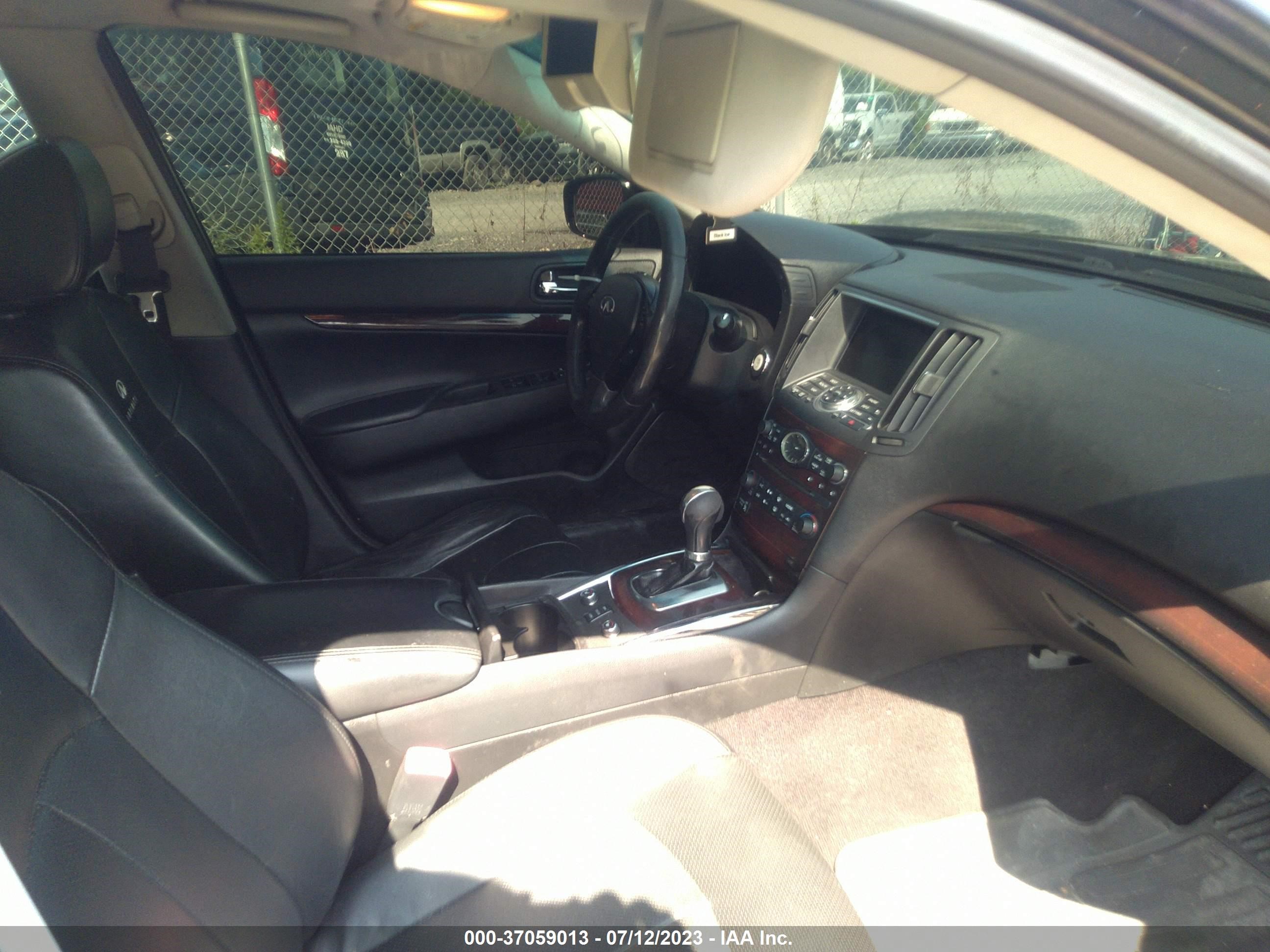 Photo 4 VIN: JN1CV6AR2CM678862 - INFINITI G 