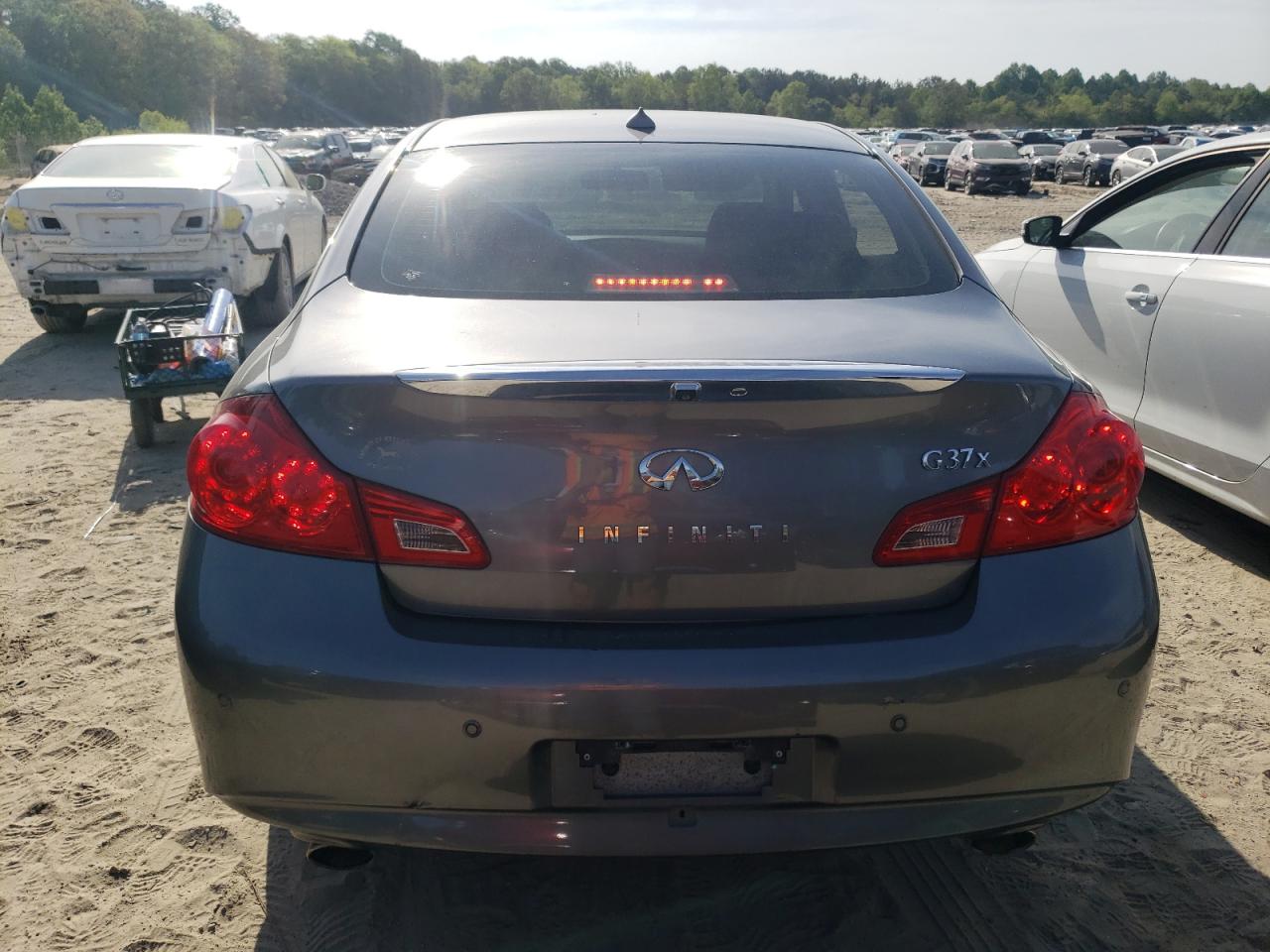 Photo 5 VIN: JN1CV6AR2CM681146 - INFINITI G 