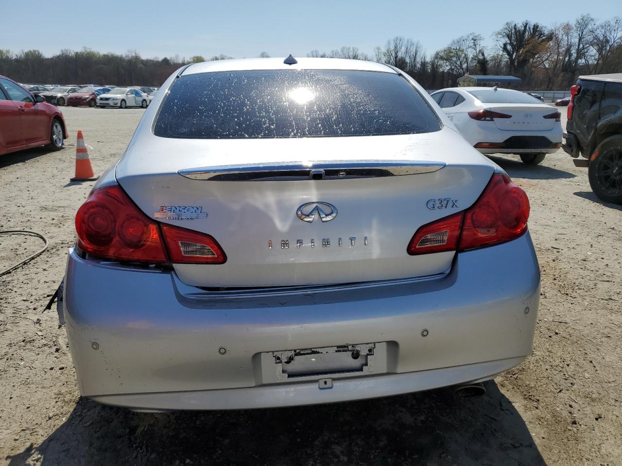 Photo 5 VIN: JN1CV6AR3CM977941 - INFINITI G 