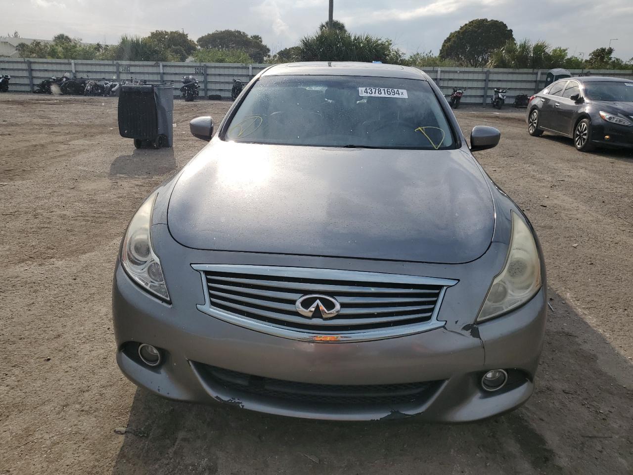 Photo 4 VIN: JN1CV6AR3DM356037 - INFINITI G 