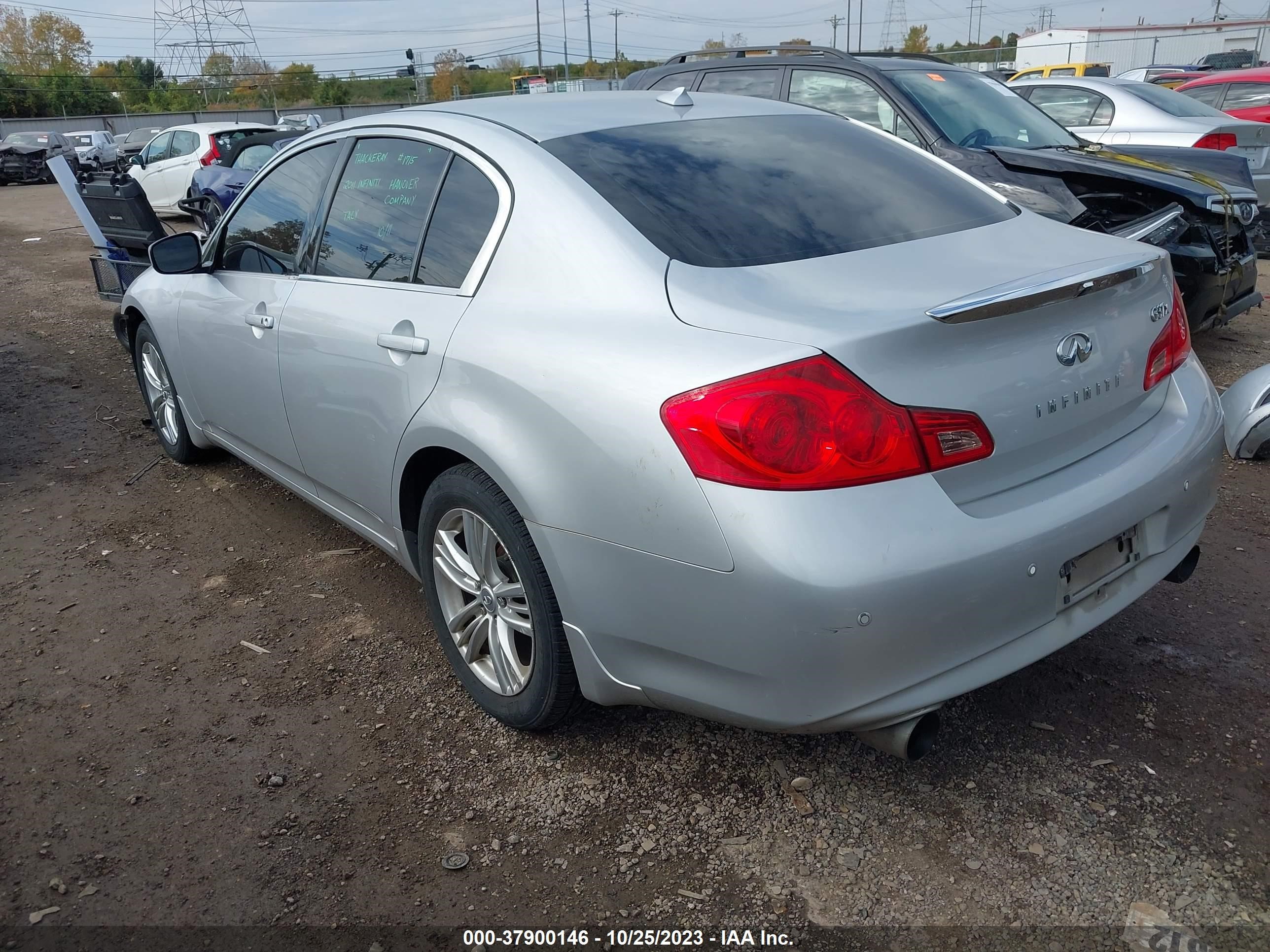 Photo 2 VIN: JN1CV6AR4BM408224 - INFINITI G 