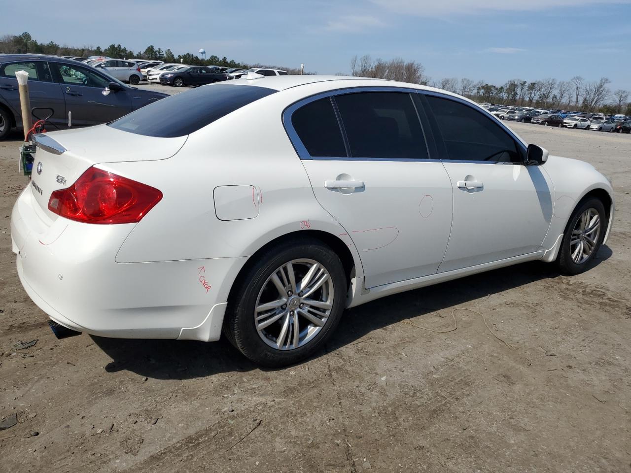 Photo 2 VIN: JN1CV6AR4BM412306 - INFINITI G 