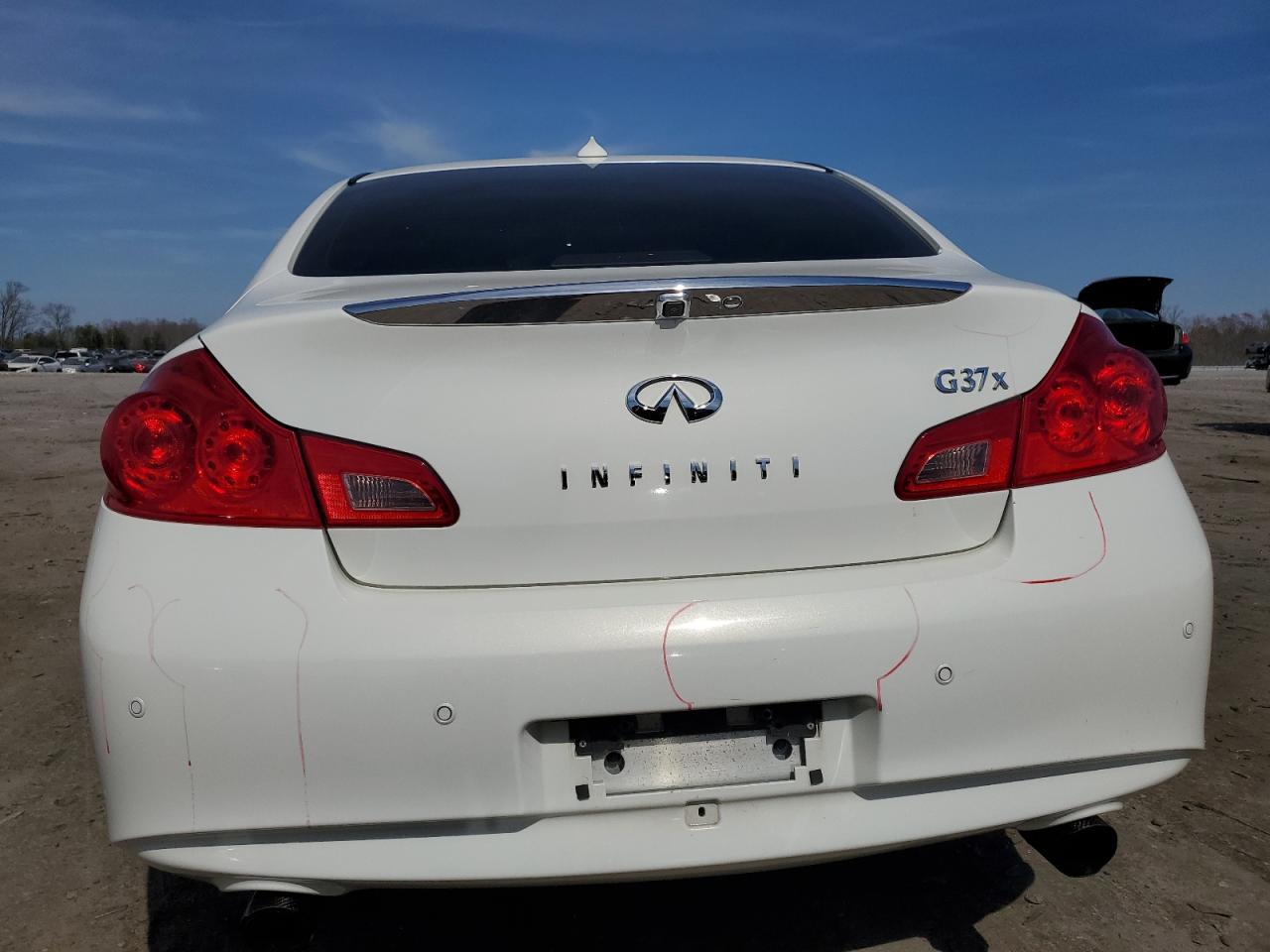 Photo 5 VIN: JN1CV6AR4BM412306 - INFINITI G 