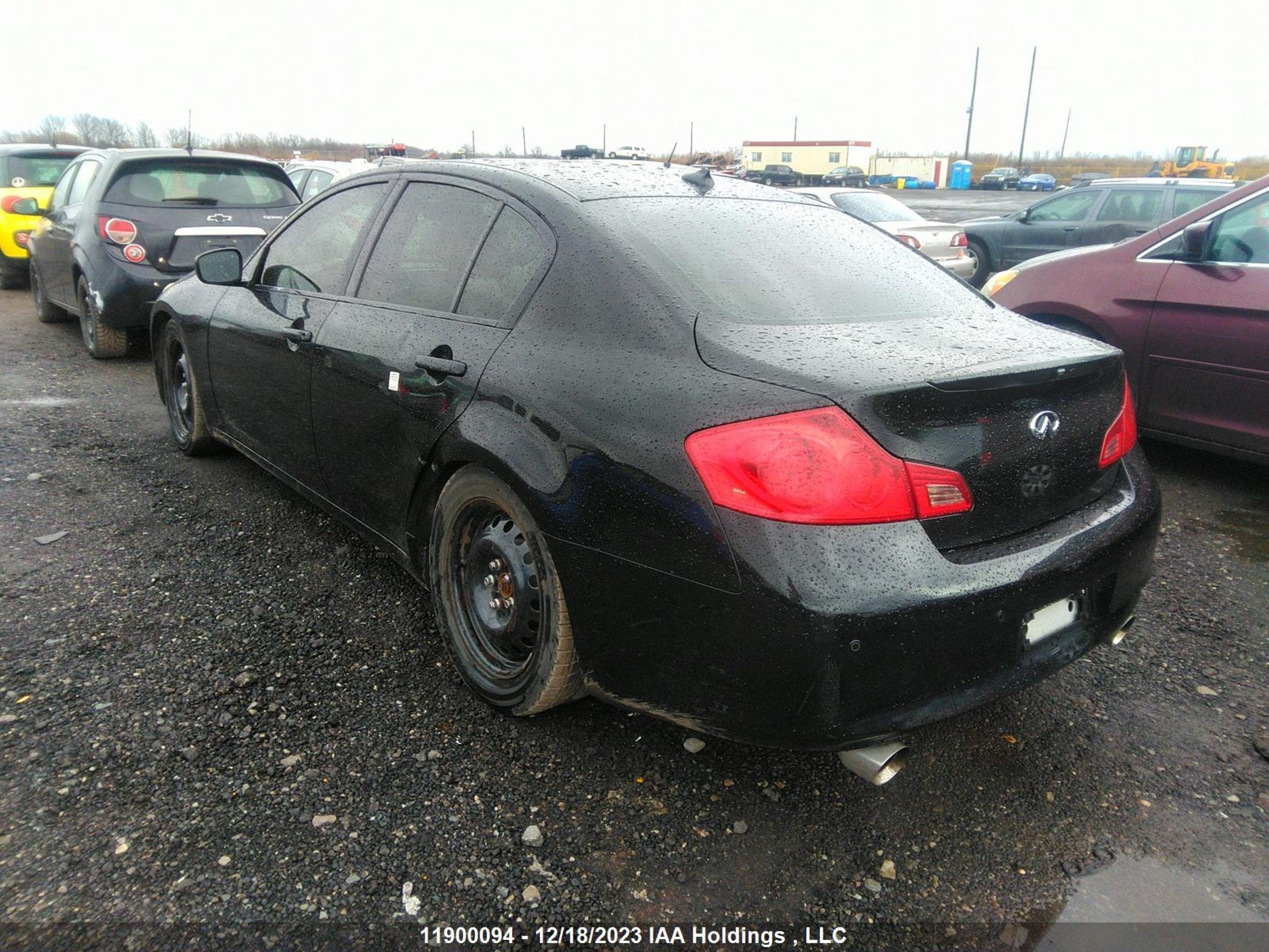 Photo 2 VIN: JN1CV6AR4CM681732 - INFINITI G 