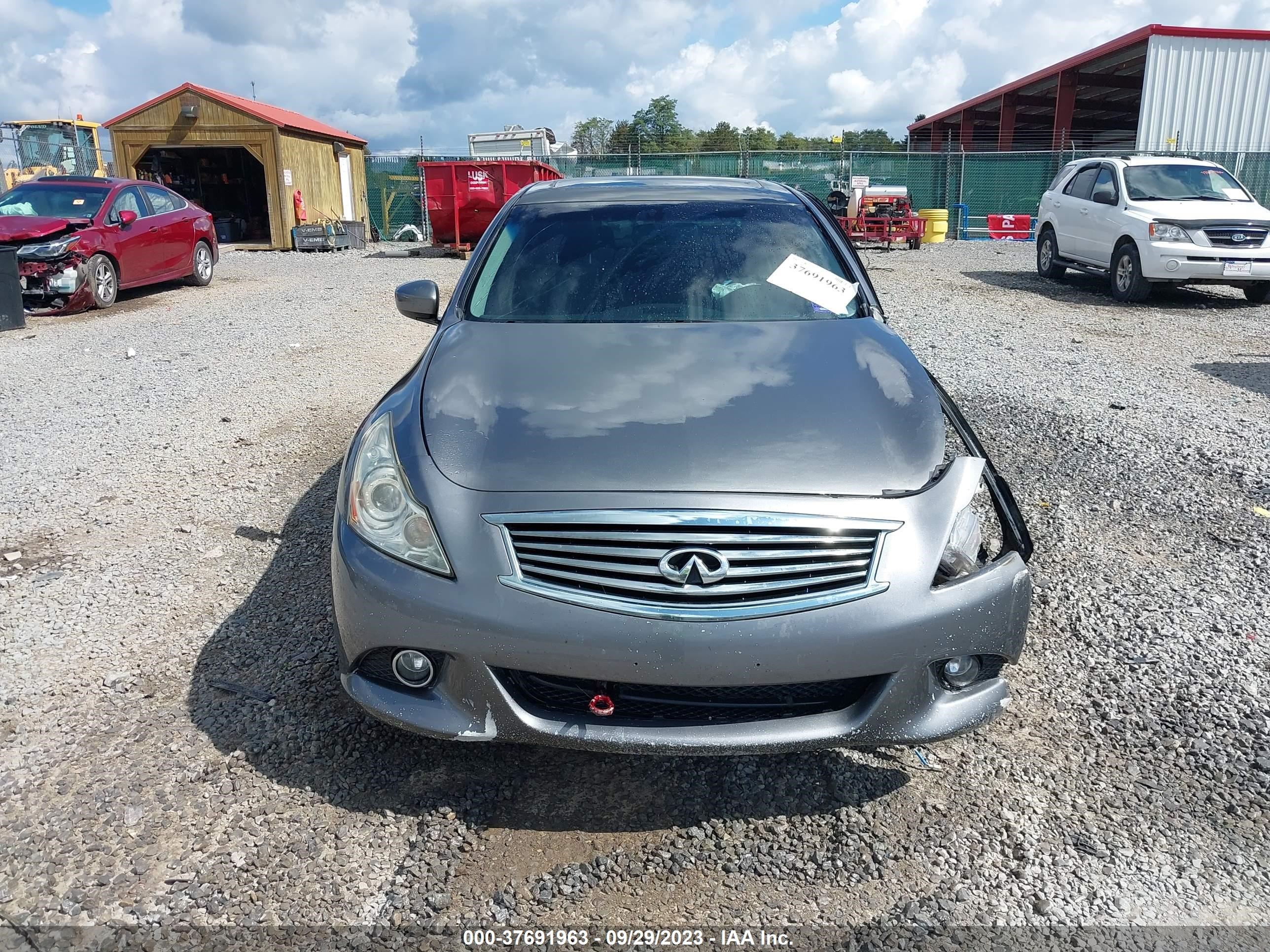 Photo 13 VIN: JN1CV6AR5CM670285 - INFINITI G 