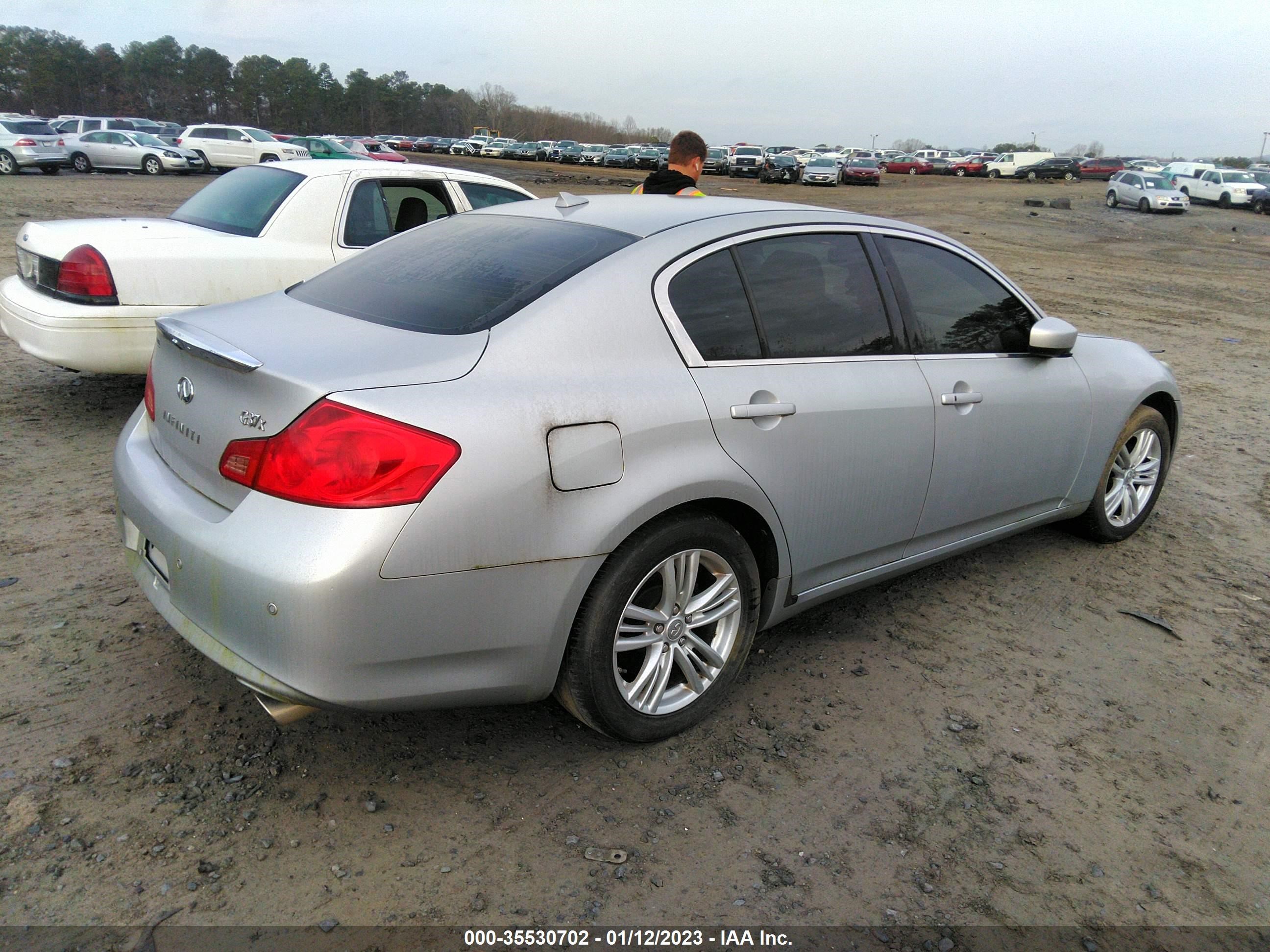 Photo 3 VIN: JN1CV6AR5DM769898 - INFINITI G 