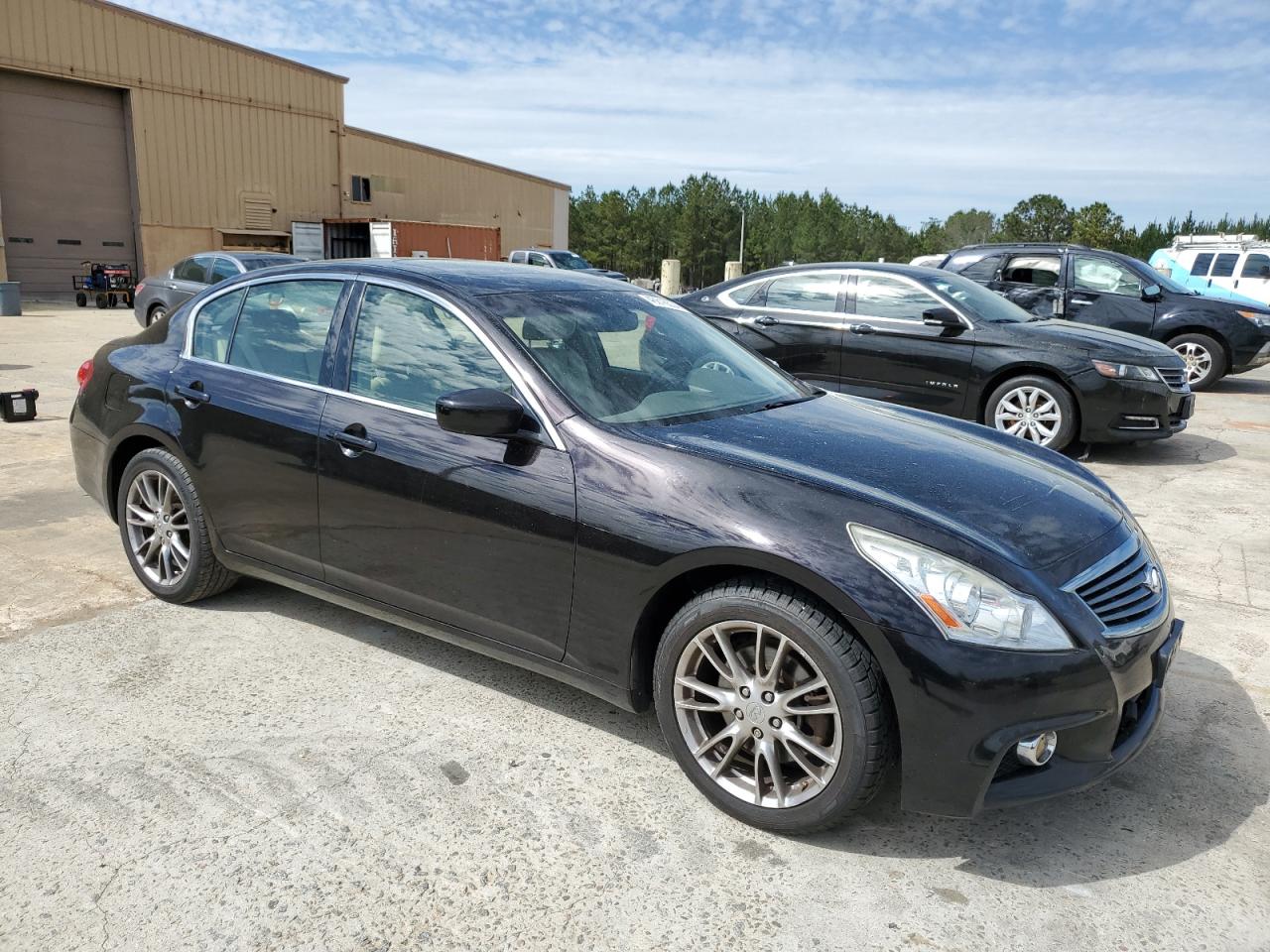 Photo 3 VIN: JN1CV6AR6CM680839 - INFINITI G 