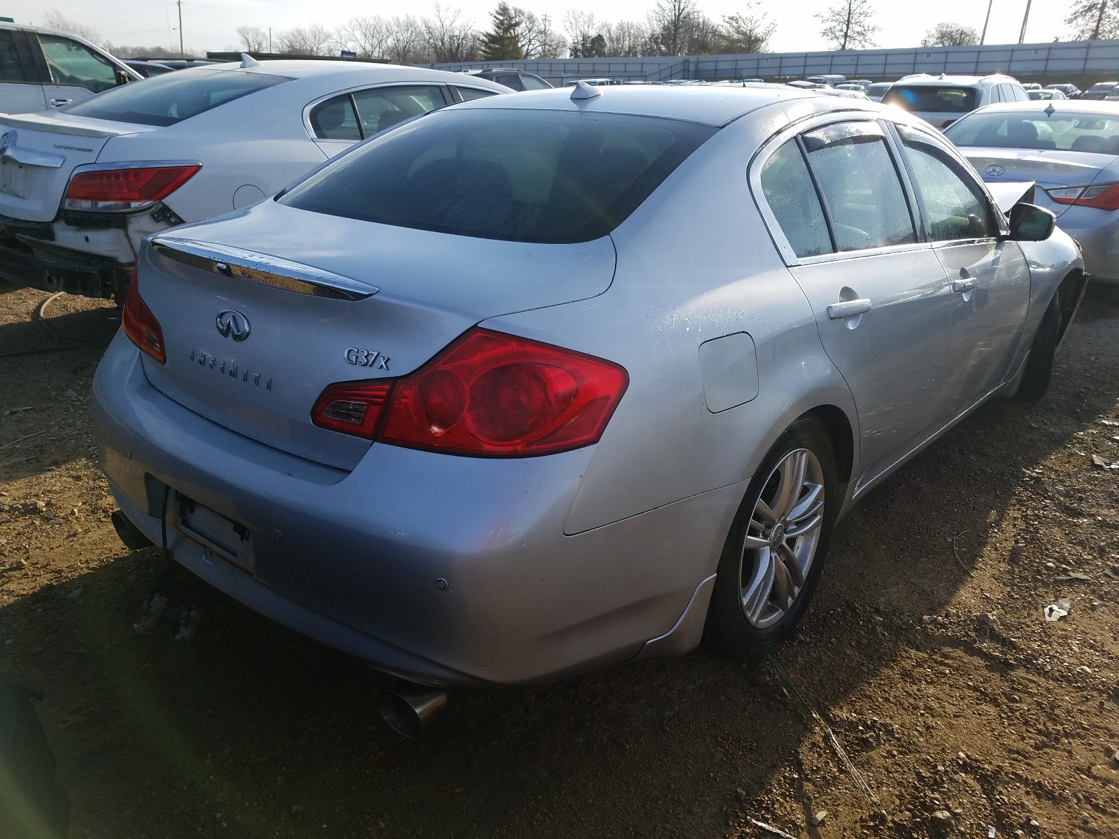 Photo 3 VIN: JN1CV6AR6CM681392 - INFINITI G37 