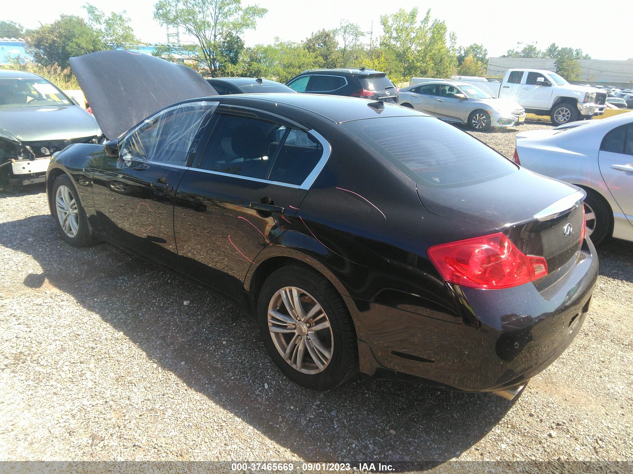 Photo 2 VIN: JN1CV6AR6DM756545 - INFINITI G 