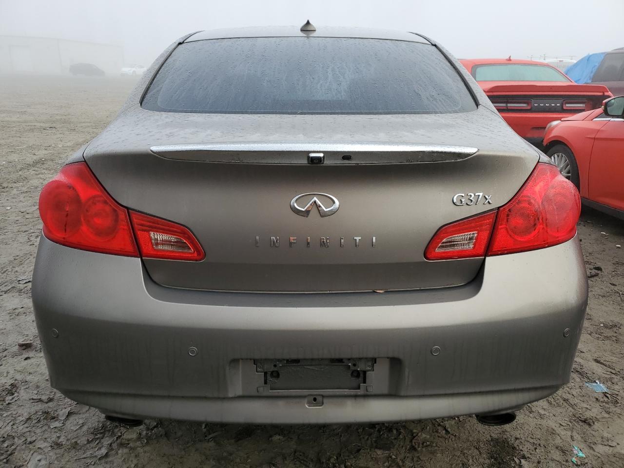 Photo 5 VIN: JN1CV6AR7AM461157 - INFINITI G 