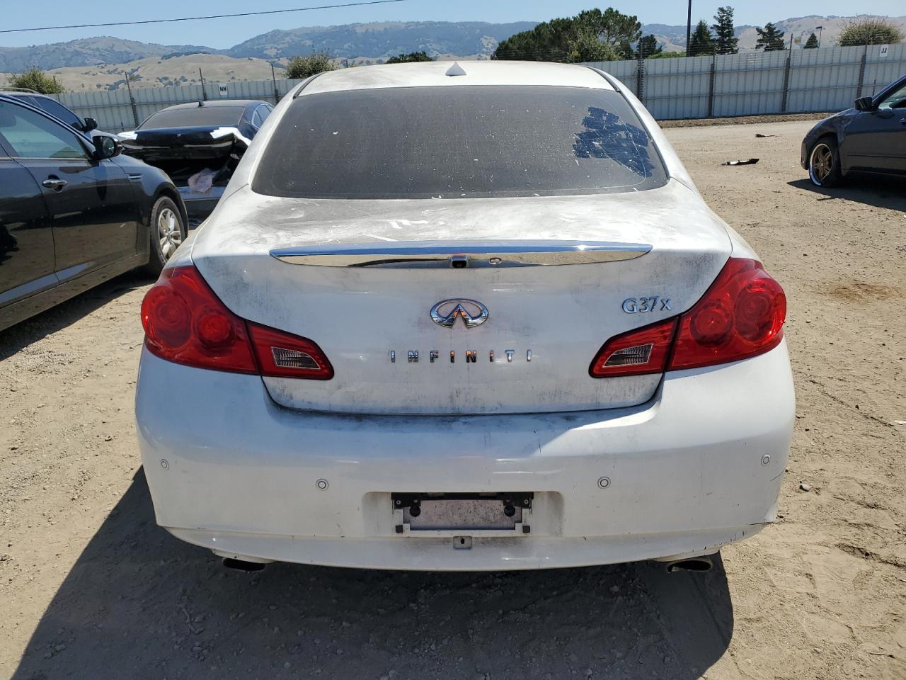 Photo 5 VIN: JN1CV6AR7CM974248 - INFINITI G 