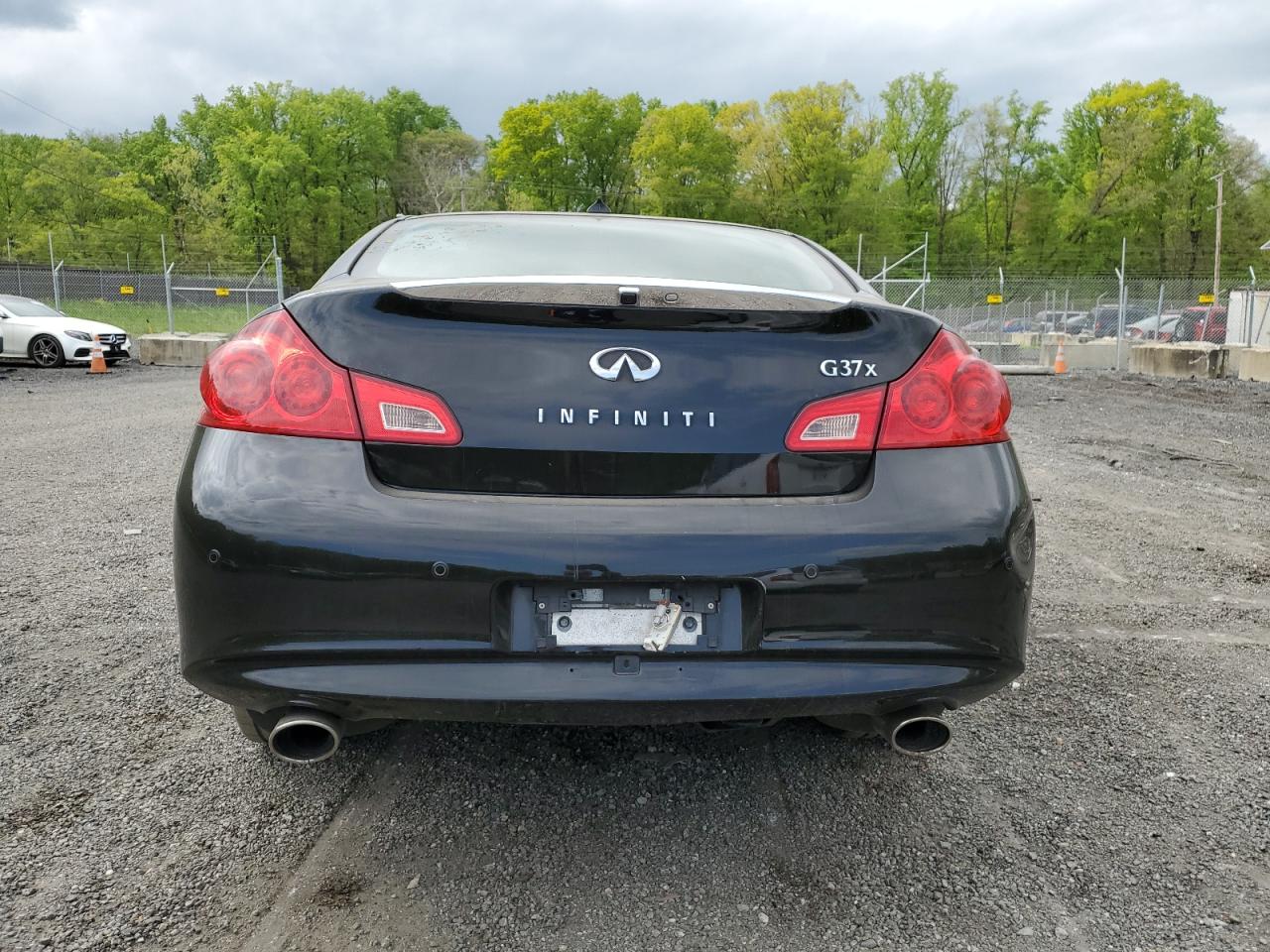 Photo 5 VIN: JN1CV6AR8BM350568 - INFINITI G 