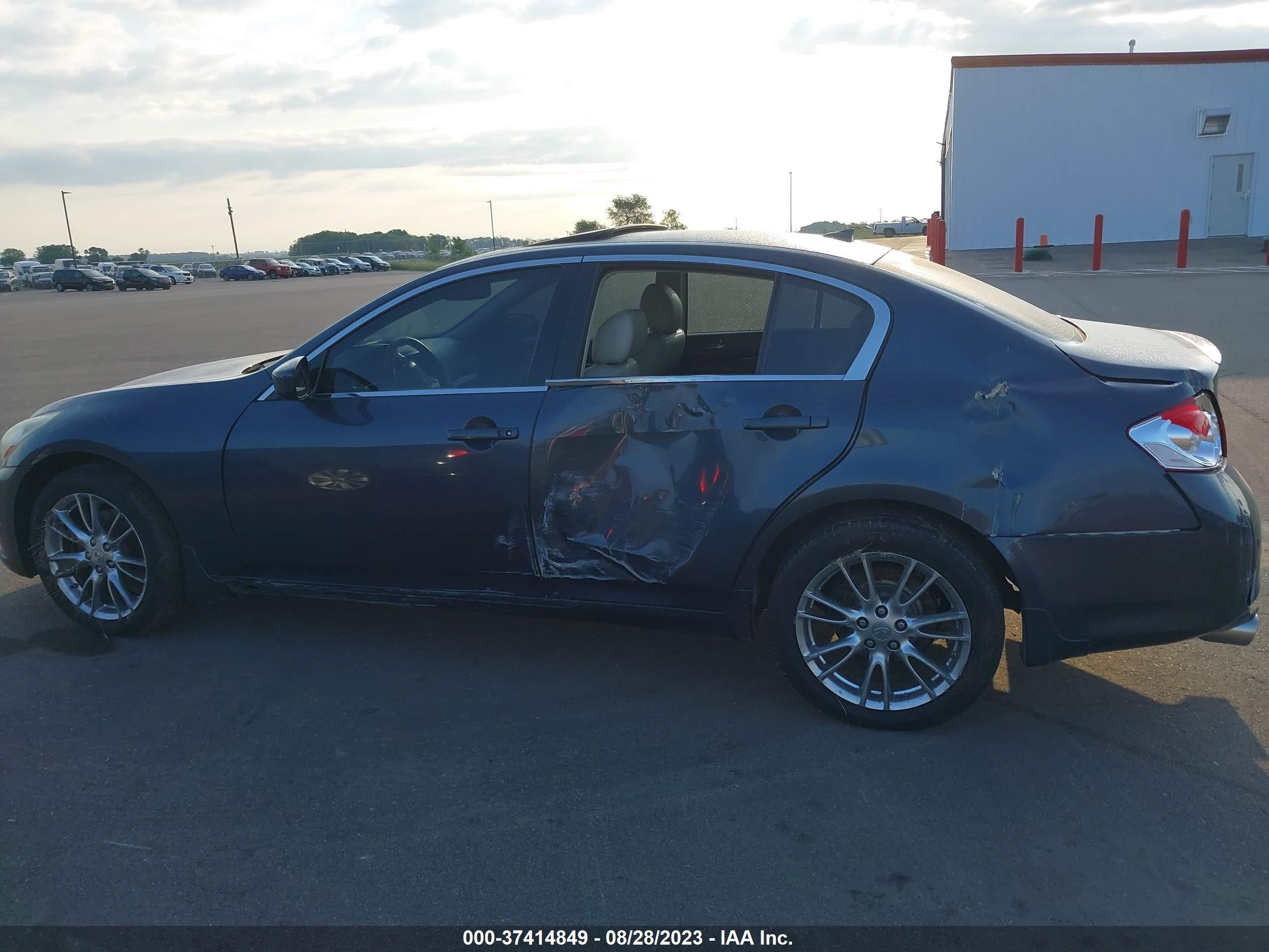 Photo 13 VIN: JN1CV6AR8CM971312 - INFINITI G 