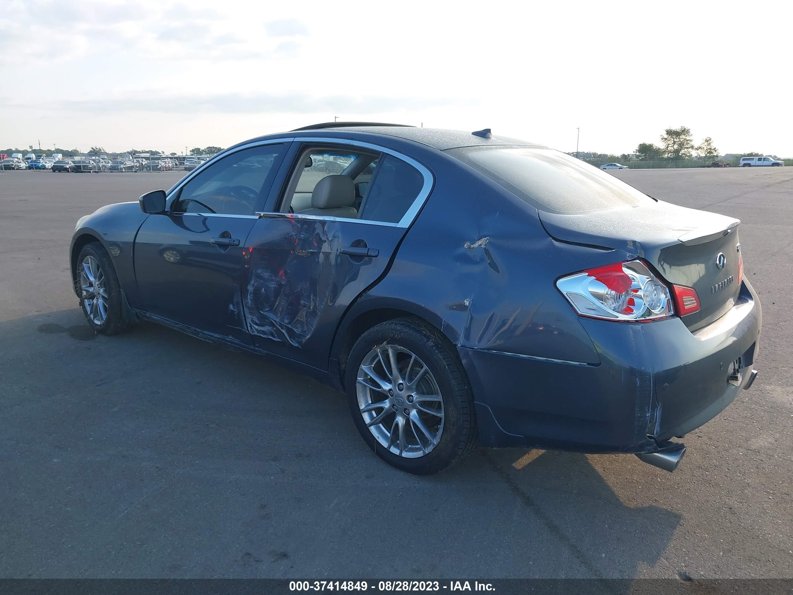 Photo 2 VIN: JN1CV6AR8CM971312 - INFINITI G 