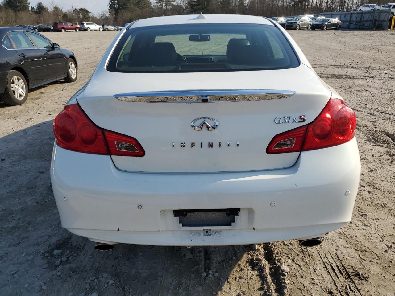 Photo 5 VIN: JN1CV6AR8CM973917 - INFINITI G 