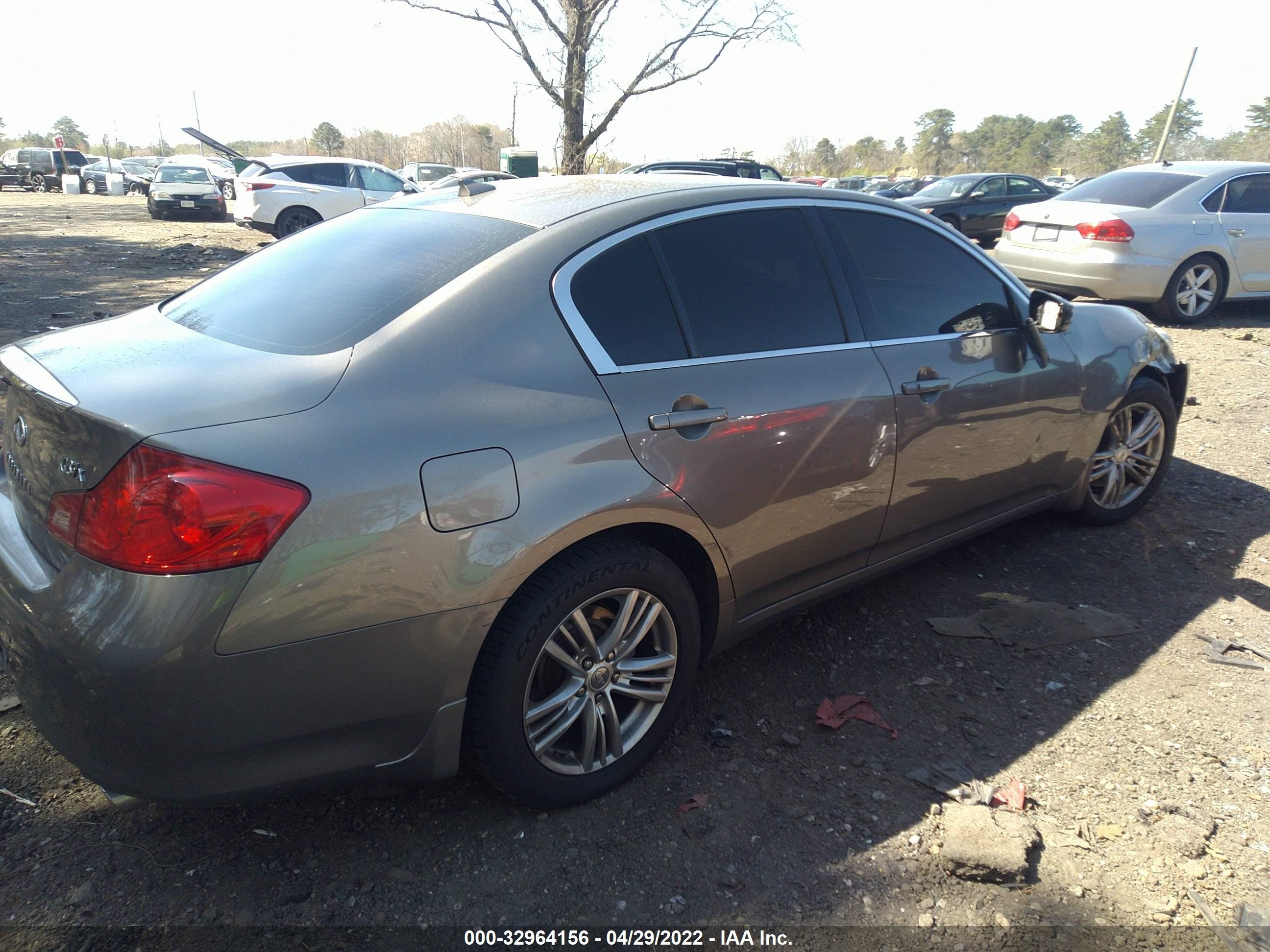 Photo 3 VIN: JN1CV6AR8DM350797 - INFINITI G 