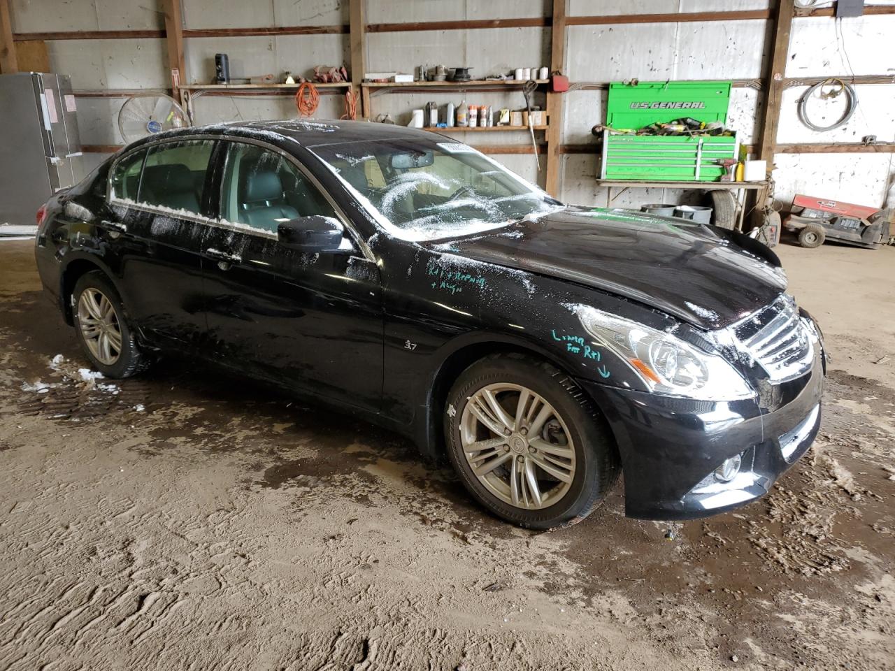 Photo 3 VIN: JN1CV6AR8FM523382 - INFINITI Q40 