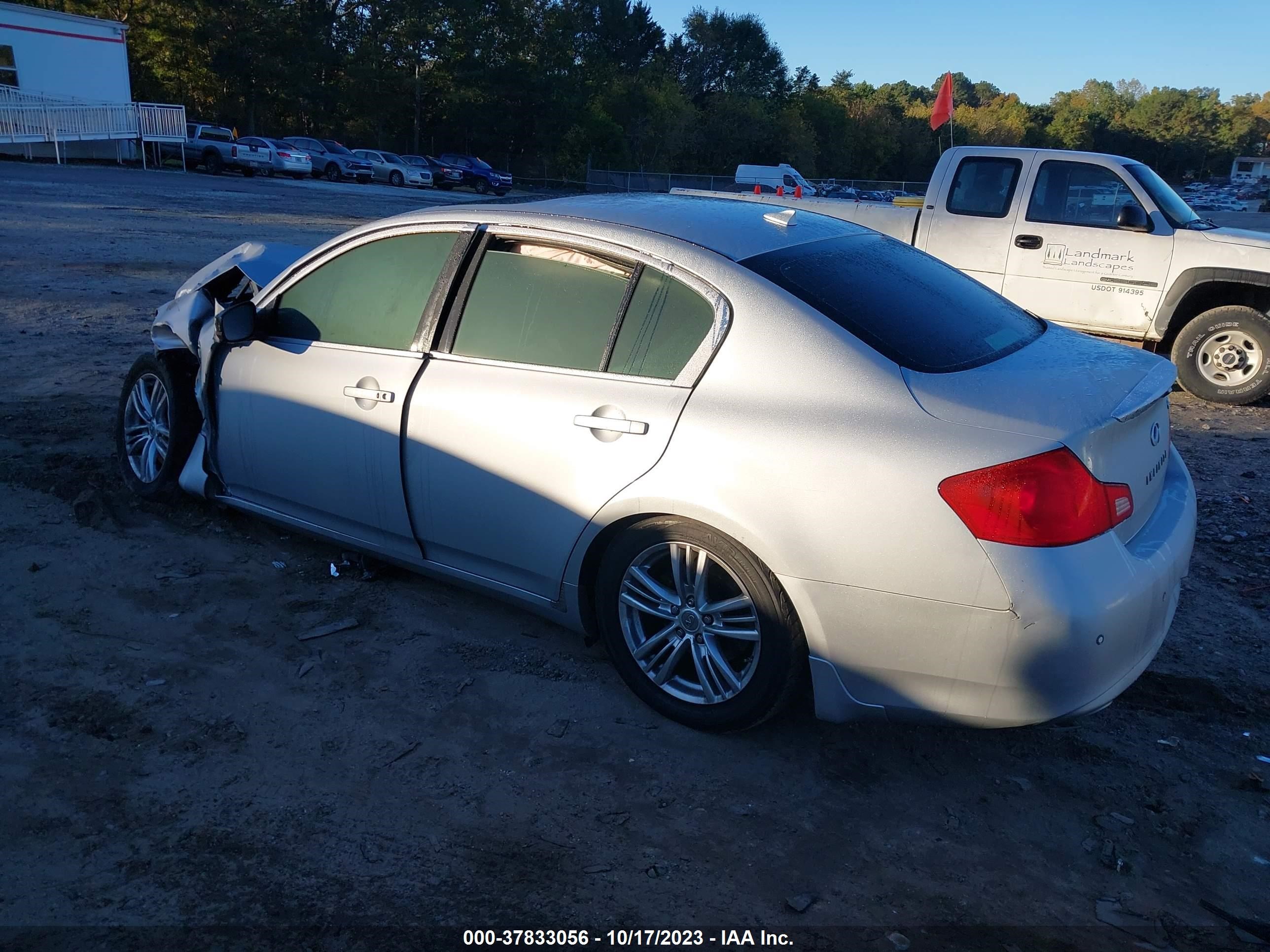 Photo 2 VIN: JN1CV6AR9BM350739 - INFINITI G 