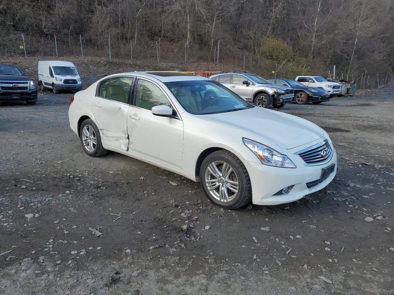 Photo 3 VIN: JN1CV6ARXDM762509 - INFINITI G 