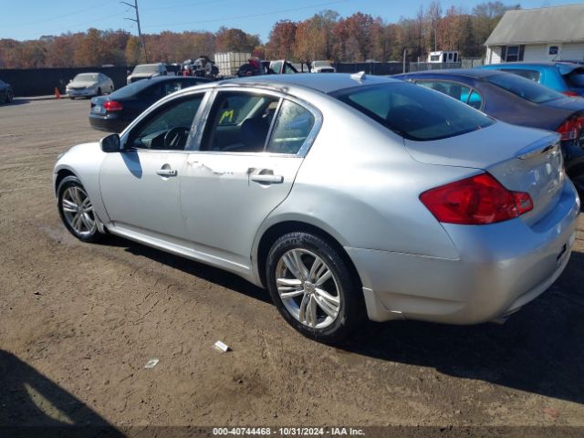 Photo 2 VIN: JN1CV6ARXFM650702 - INFINITI Q40 