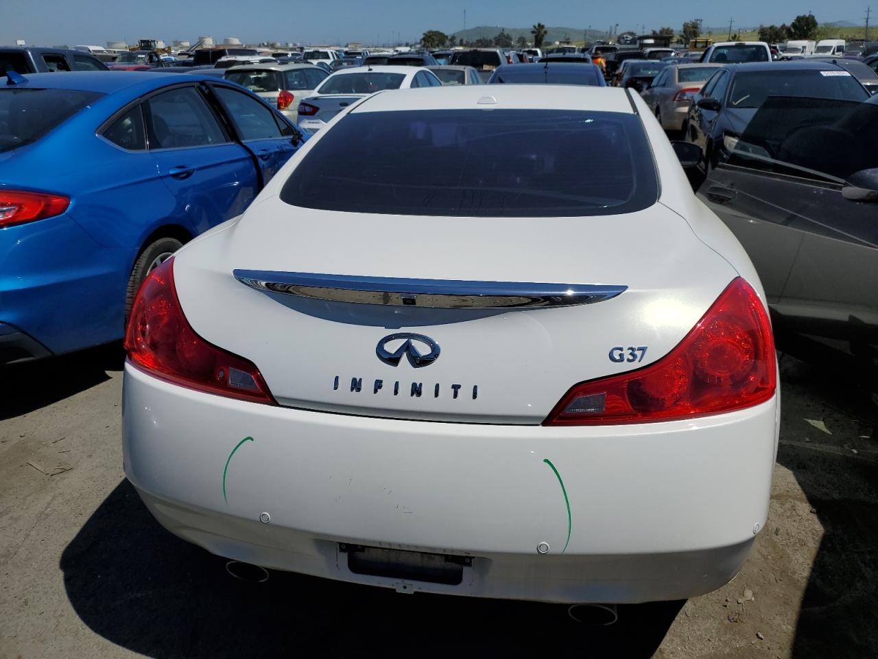 Photo 5 VIN: JN1CV6EK0CM420062 - INFINITI G 